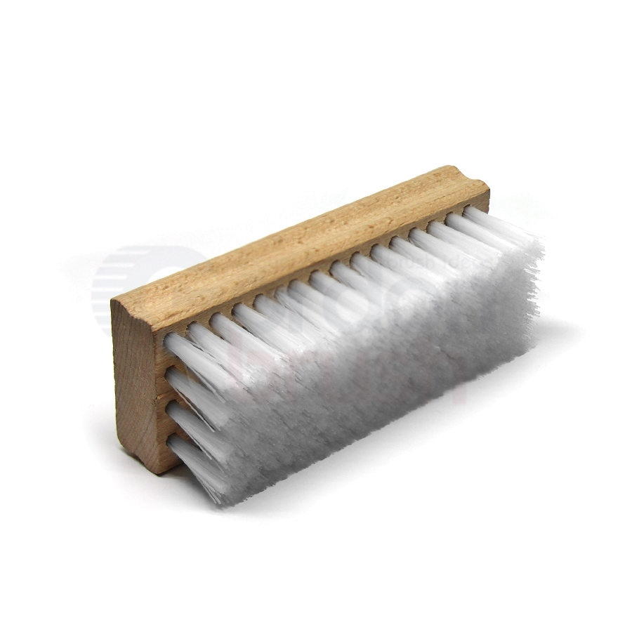 https://www.gordonbrush.com/productphotos/4-1-2-x-1-3-4-012-nylon-bristle-hand-scrub-block-brush-9162n-3321.jpg